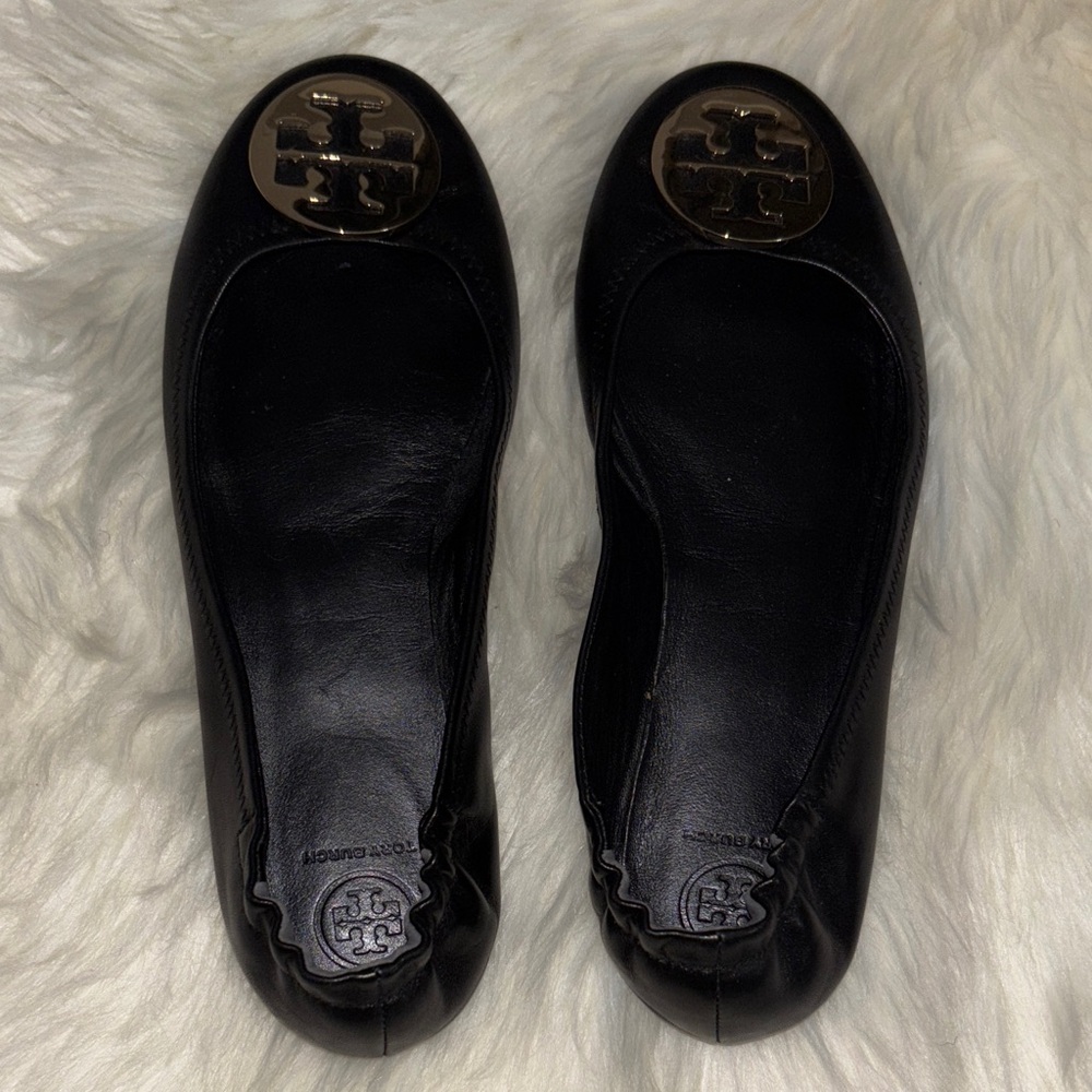 Tory Burch Black Leather Logo Disc Ballet Flats - Picture 3 of 9